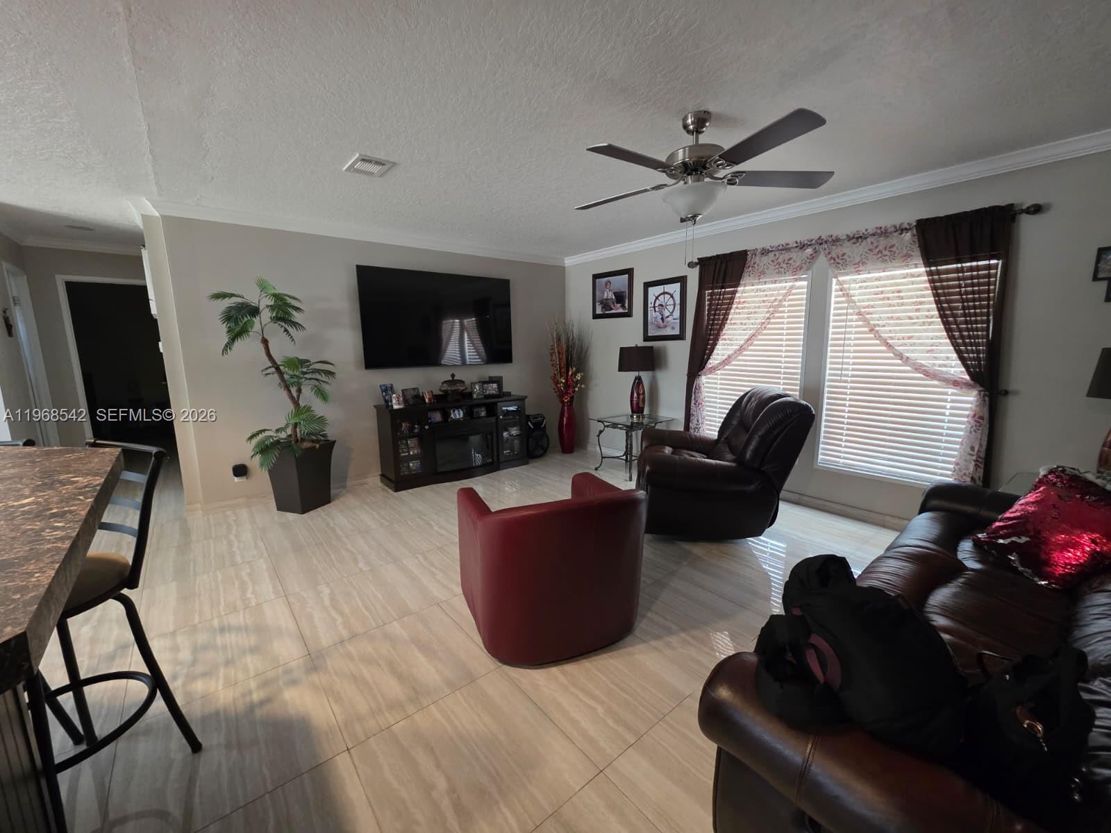 MONTURA SOUTH HALF - Residential