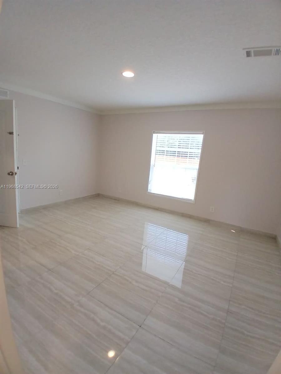 MONTURA SOUTH HALF - Residential