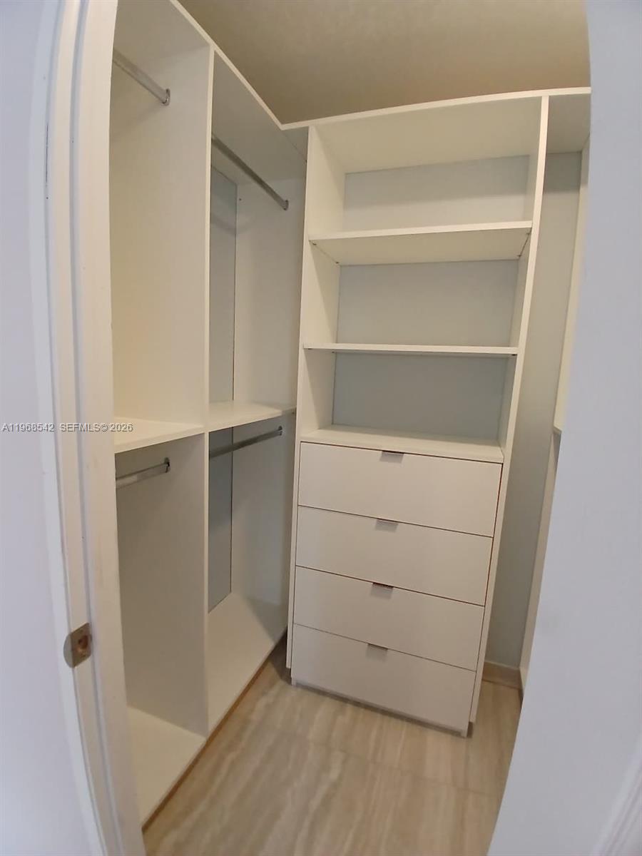 MONTURA SOUTH HALF - Residential
