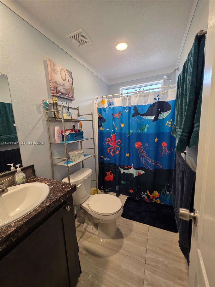 MONTURA SOUTH HALF - Residential