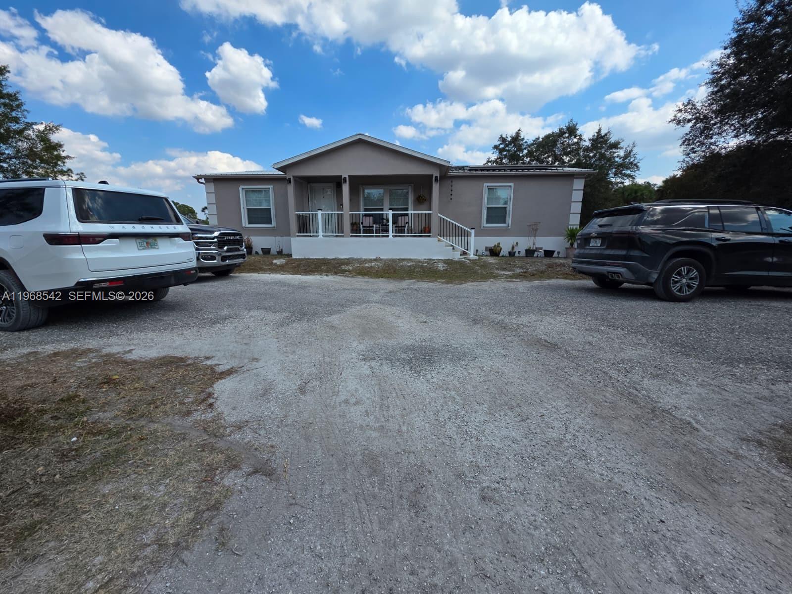 MONTURA SOUTH HALF - Residential