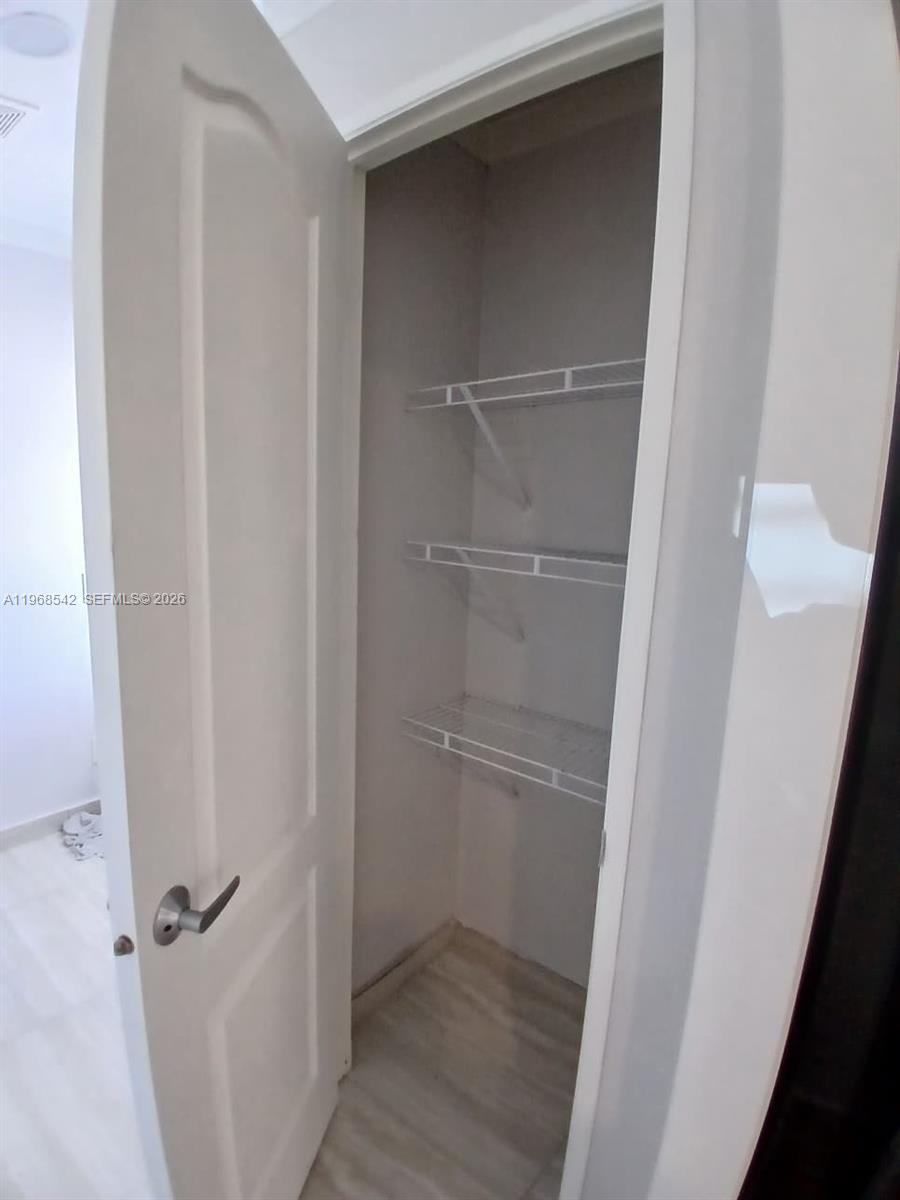 MONTURA SOUTH HALF - Residential