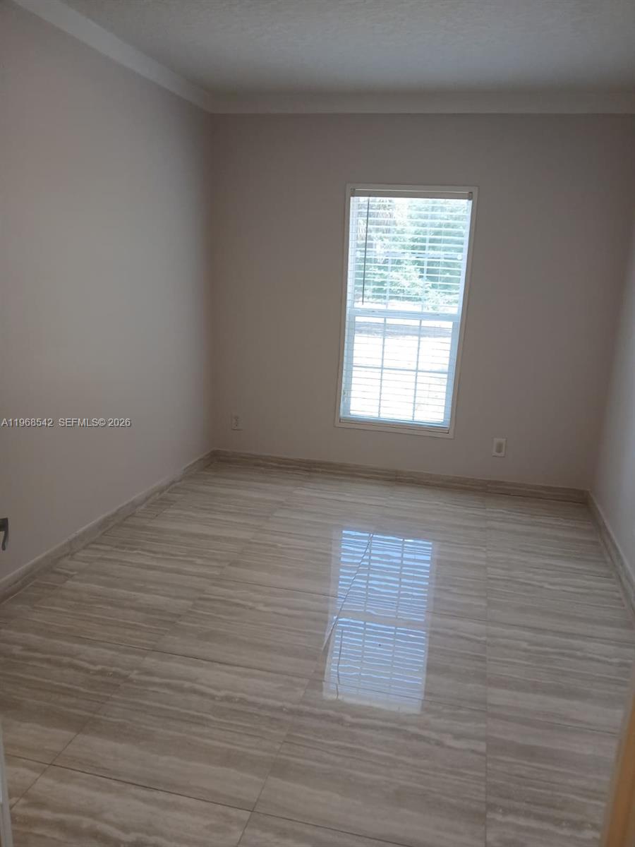 MONTURA SOUTH HALF - Residential