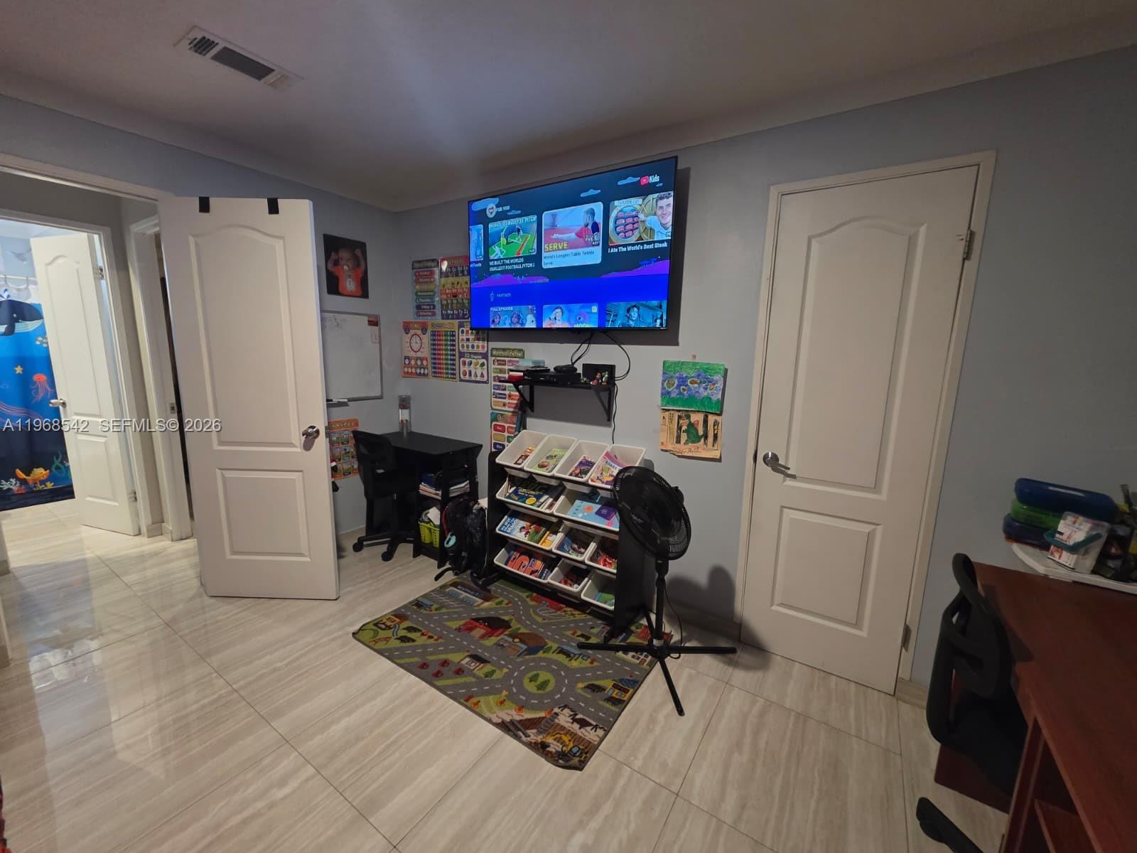 MONTURA SOUTH HALF - Residential