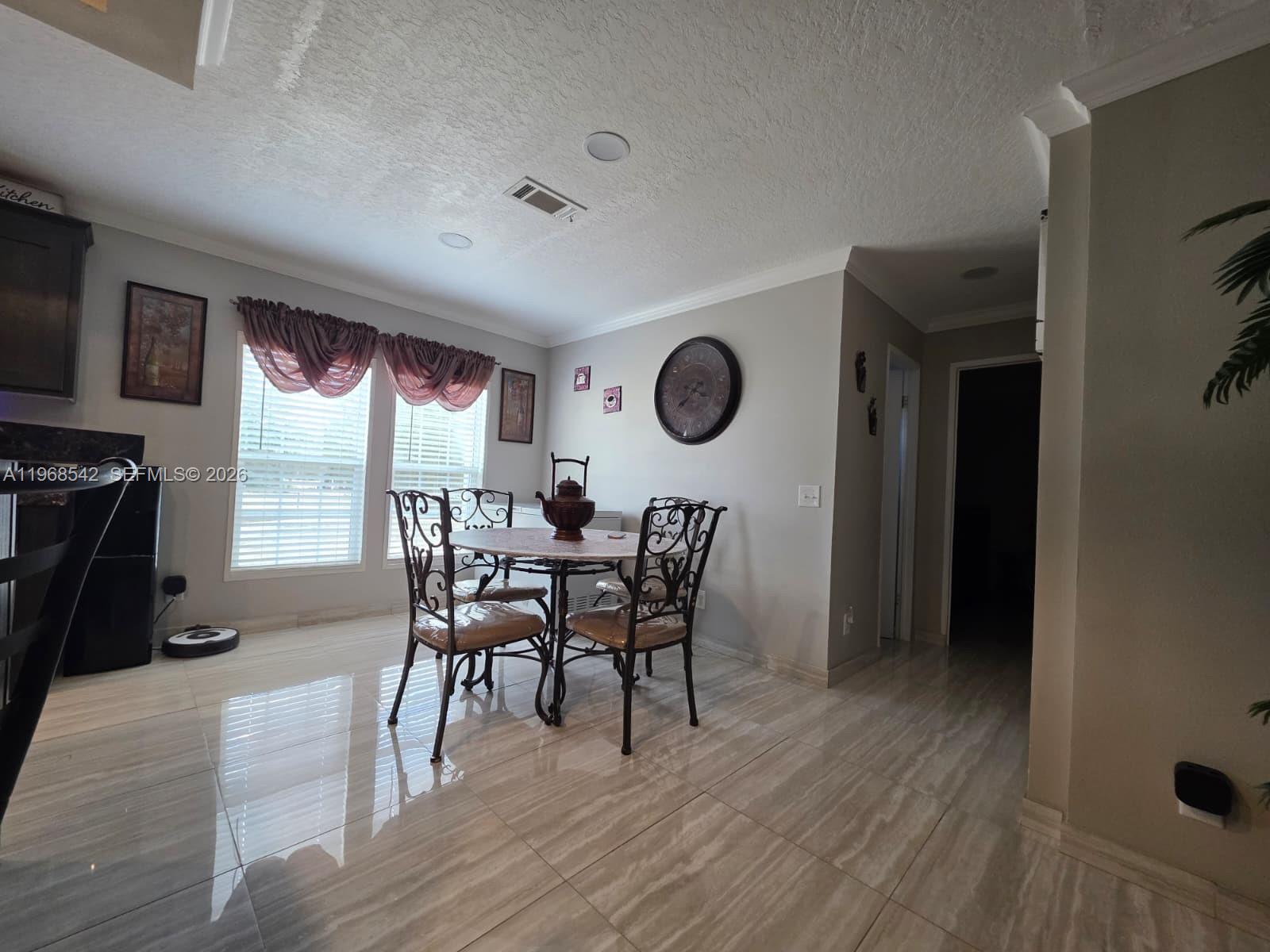 MONTURA SOUTH HALF - Residential