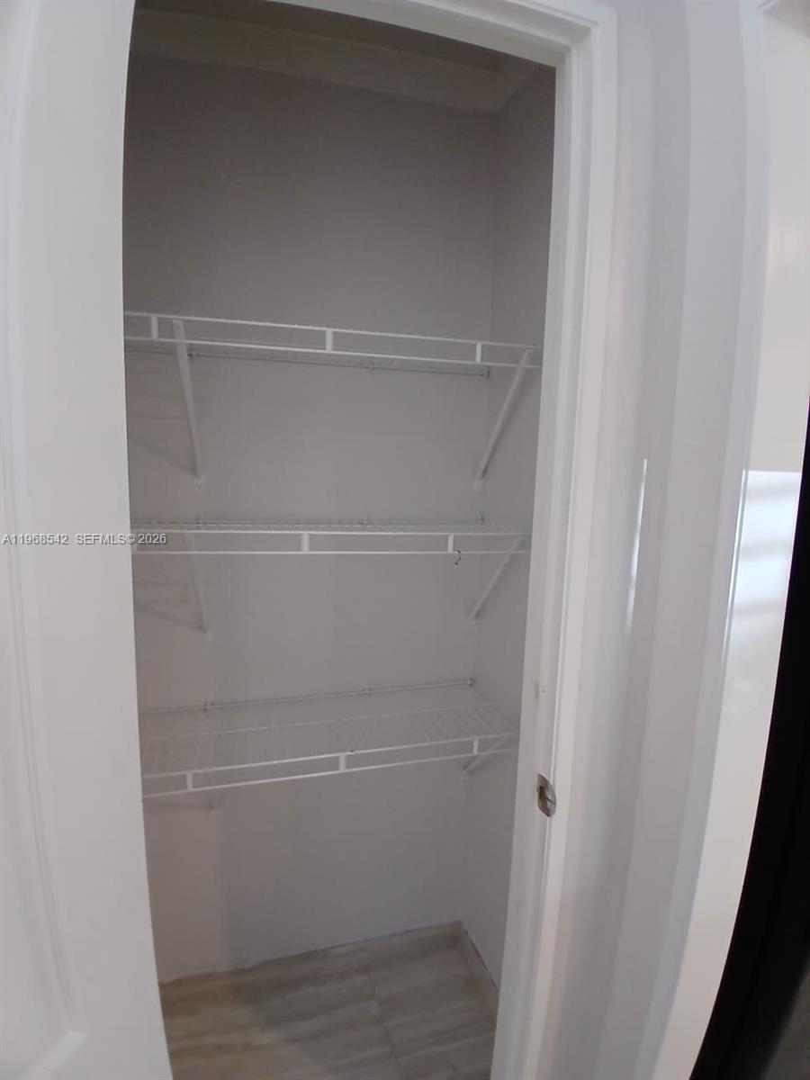 MONTURA SOUTH HALF - Residential