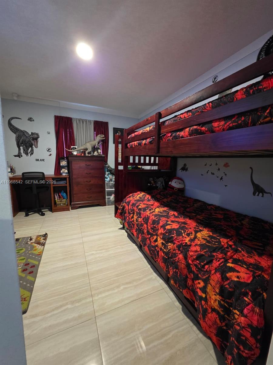 MONTURA SOUTH HALF - Residential