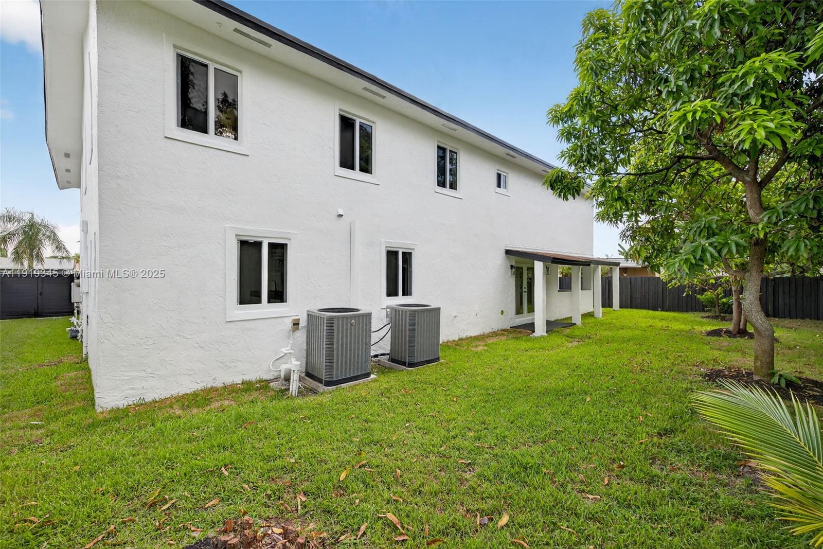 8TH ADDN TO RICHMOND HEIG - Residential