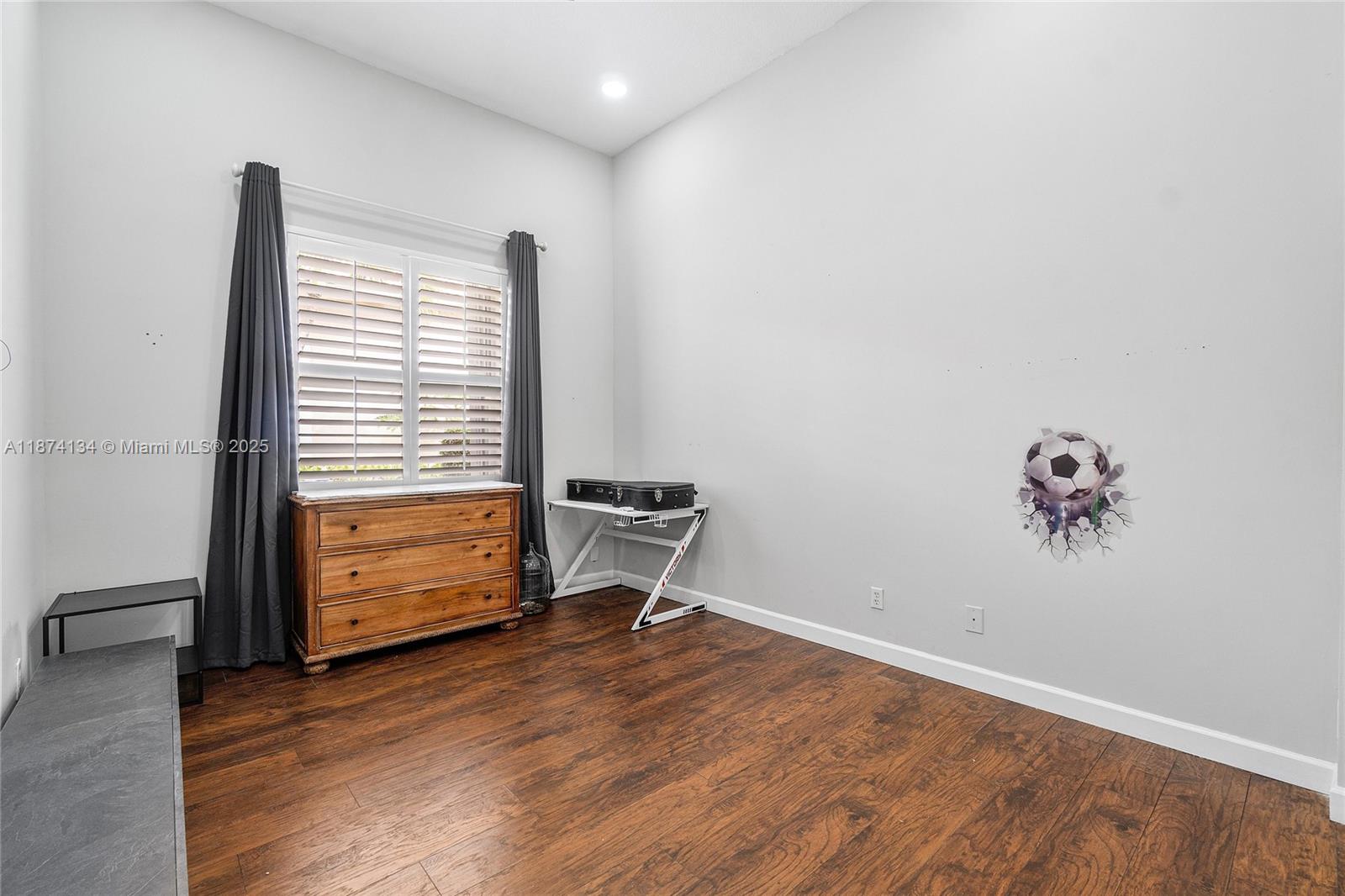 KENSINGTON NORTH - Residential