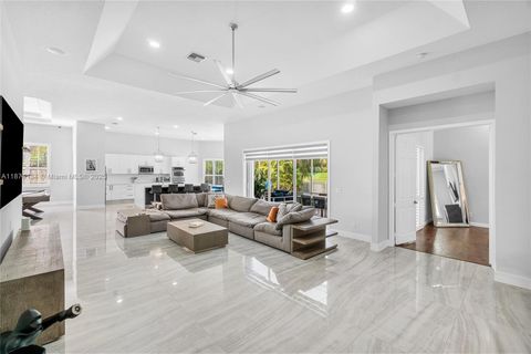 5646 NW 109th Ln Coral Springs FL 33076