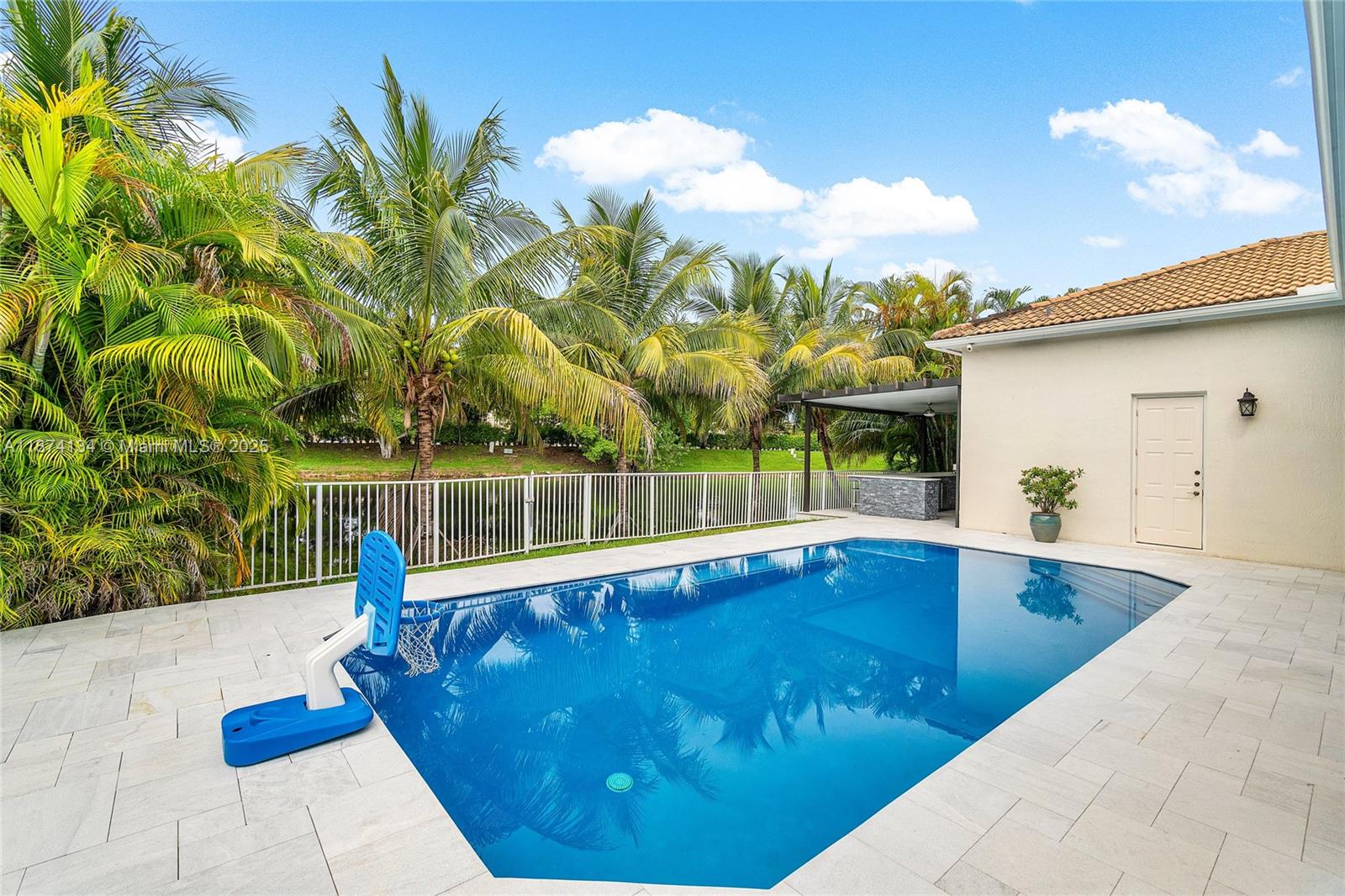 KENSINGTON NORTH - Residential