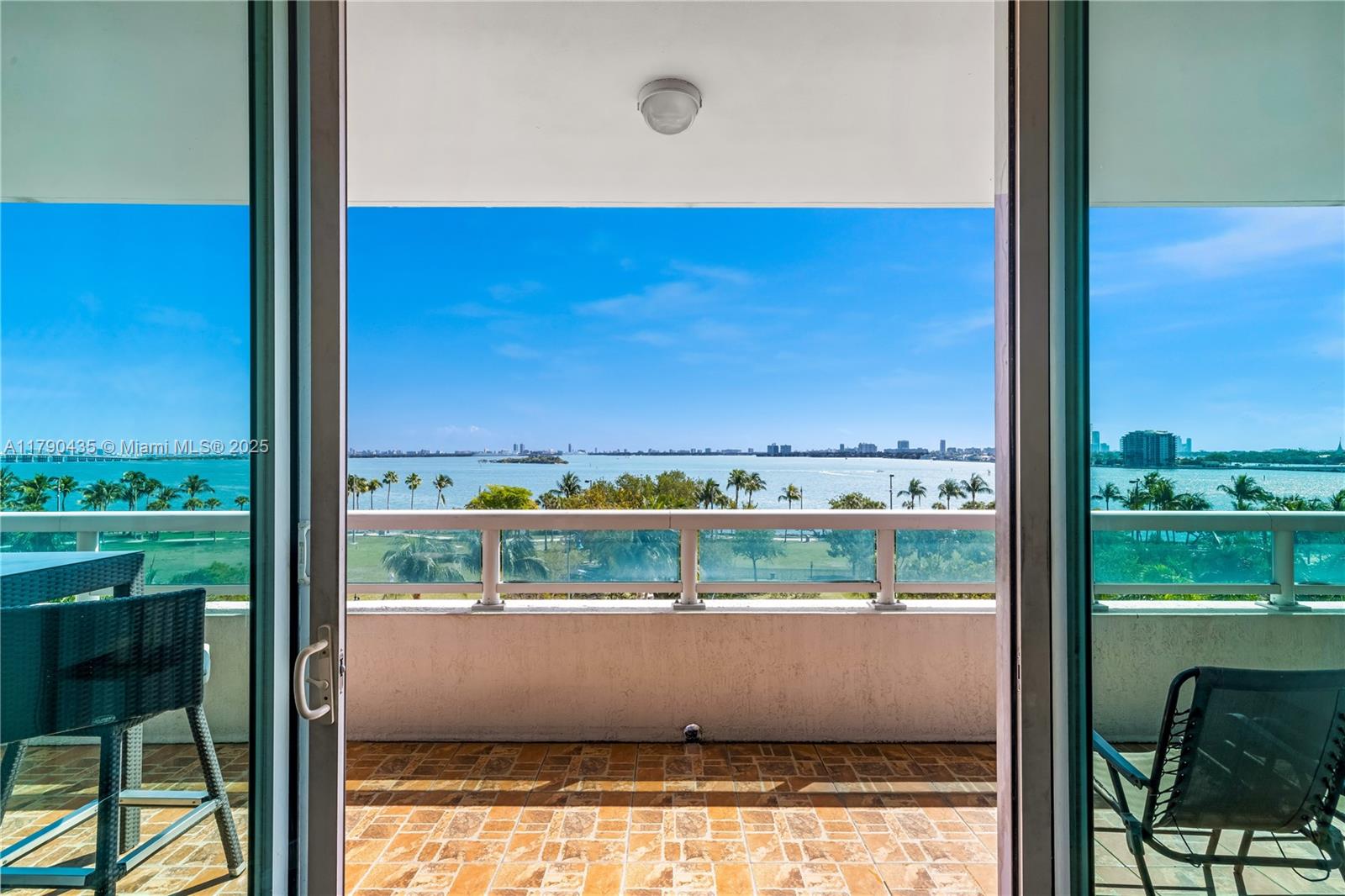 1800 N Bayshore Dr 509