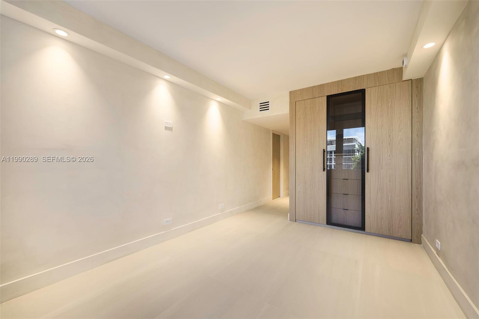 RONEY PALACE CONDO - Residential