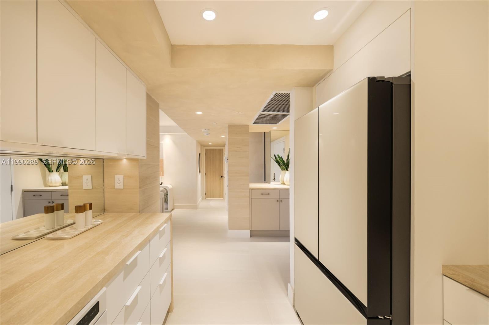 RONEY PALACE CONDO - Residential