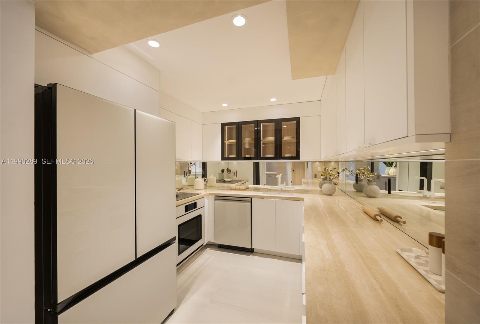 RONEY PALACE CONDO - Residential