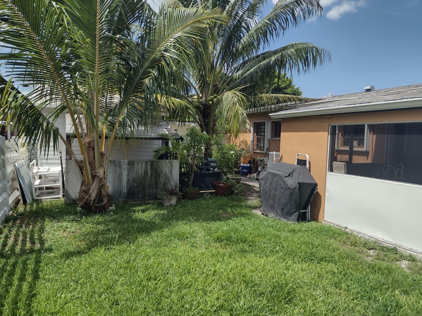 943 W 64th Pl