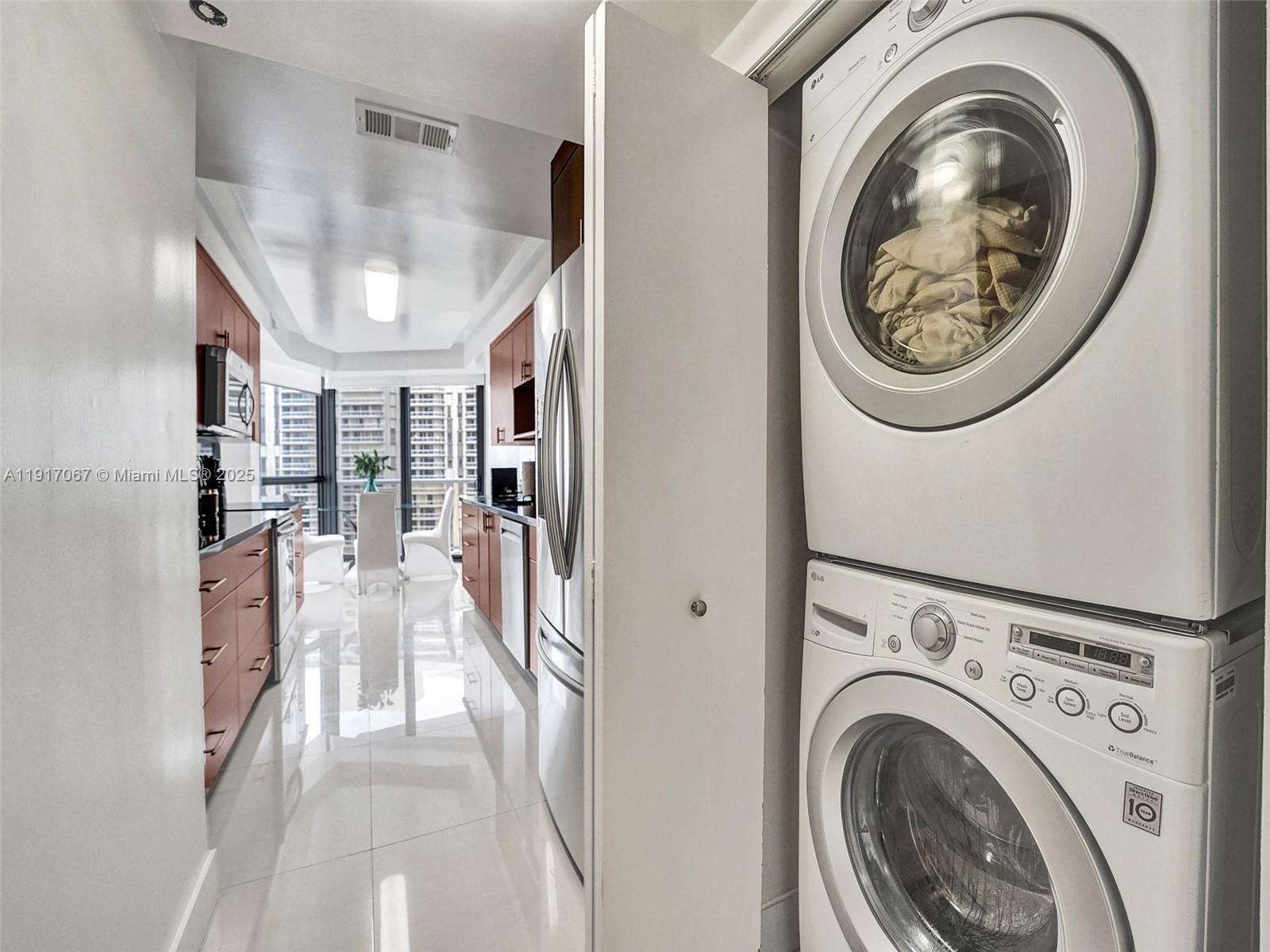 HAMPTONS WEST CONDO - Residential Lease