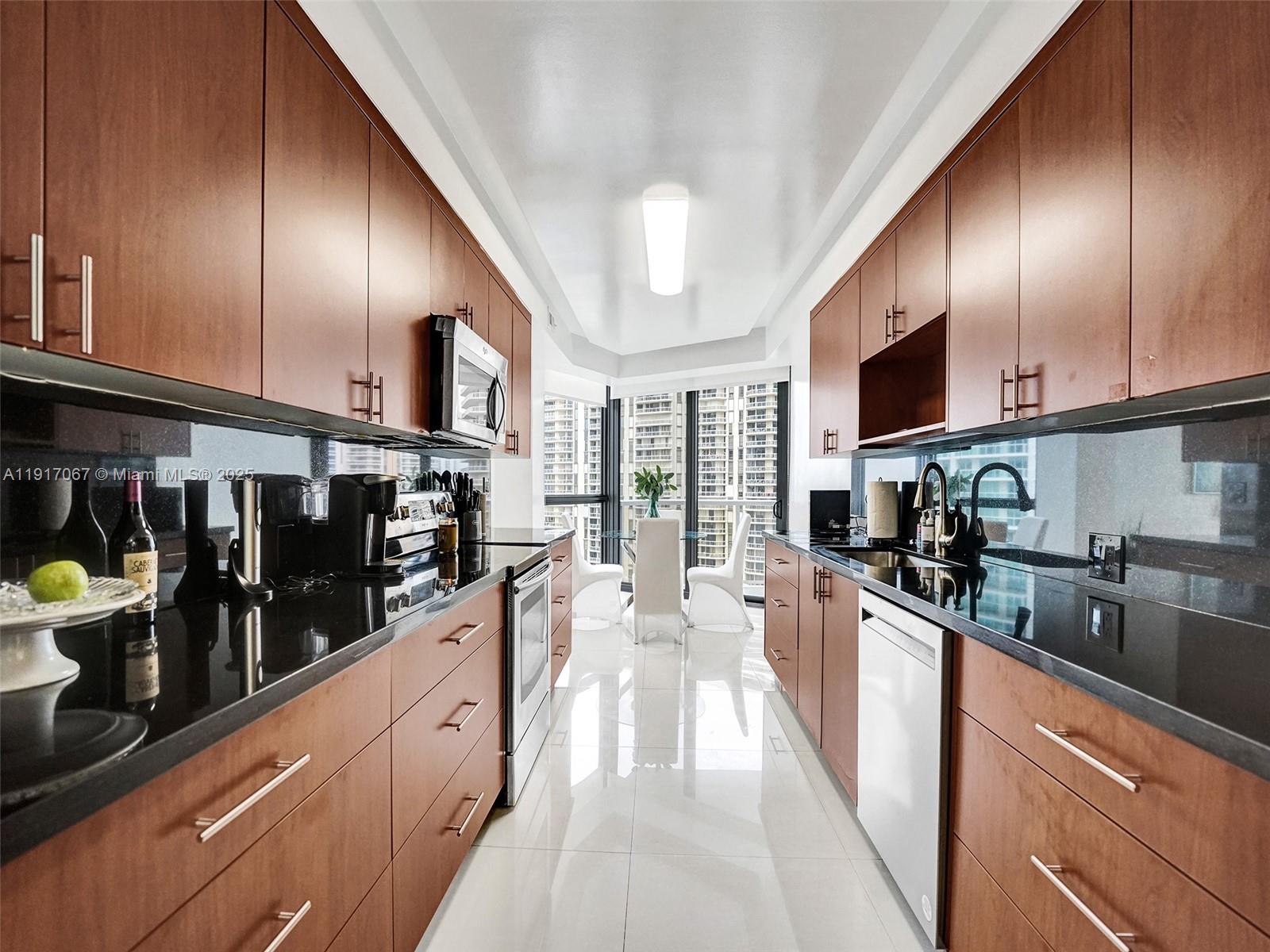 HAMPTONS WEST CONDO - Residential Lease