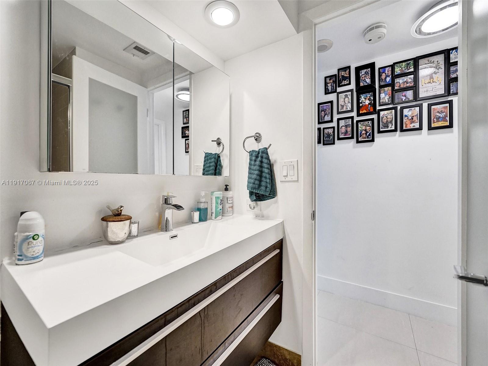 HAMPTONS WEST CONDO - Residential Lease