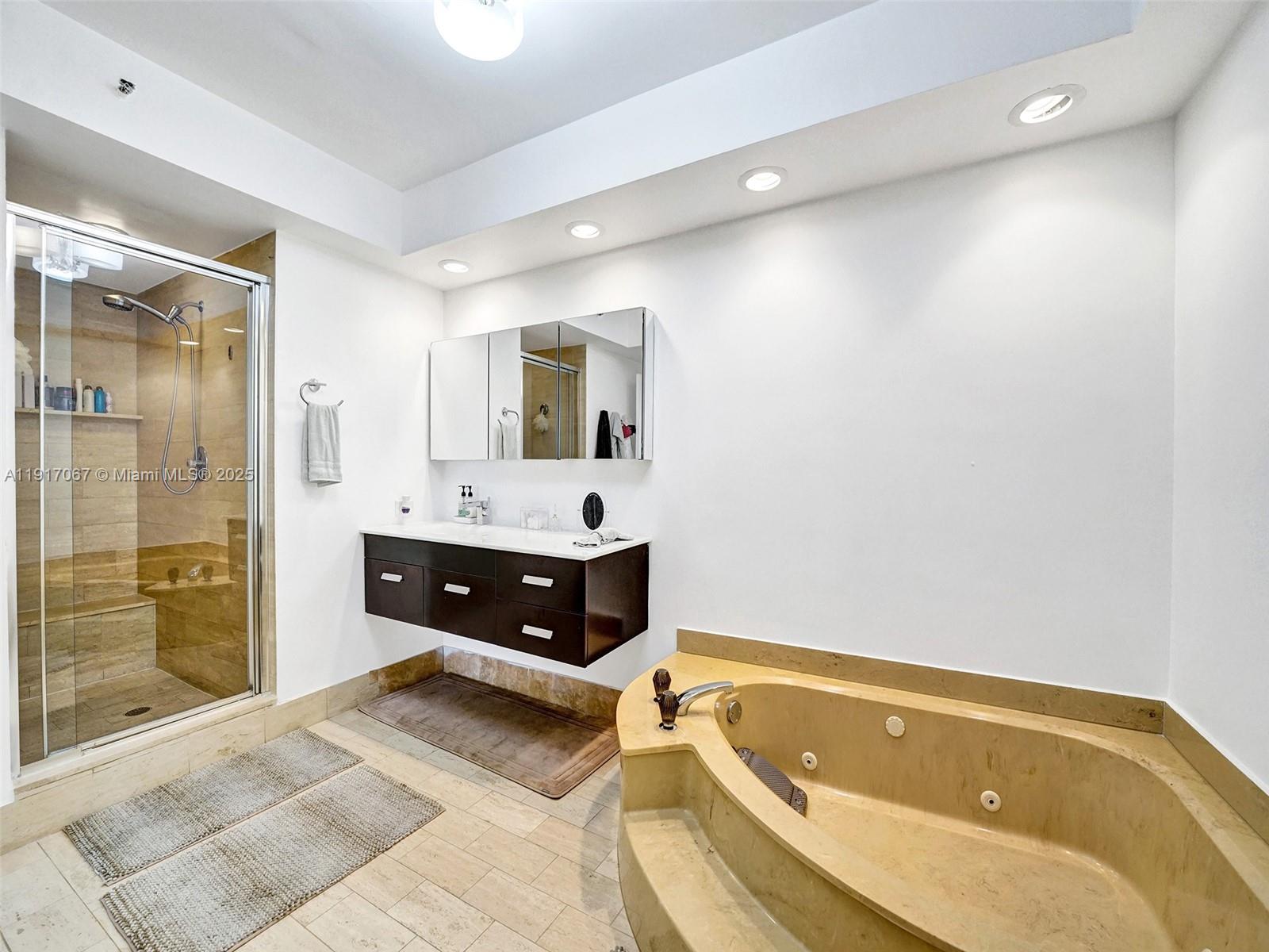 HAMPTONS WEST CONDO - Residential Lease