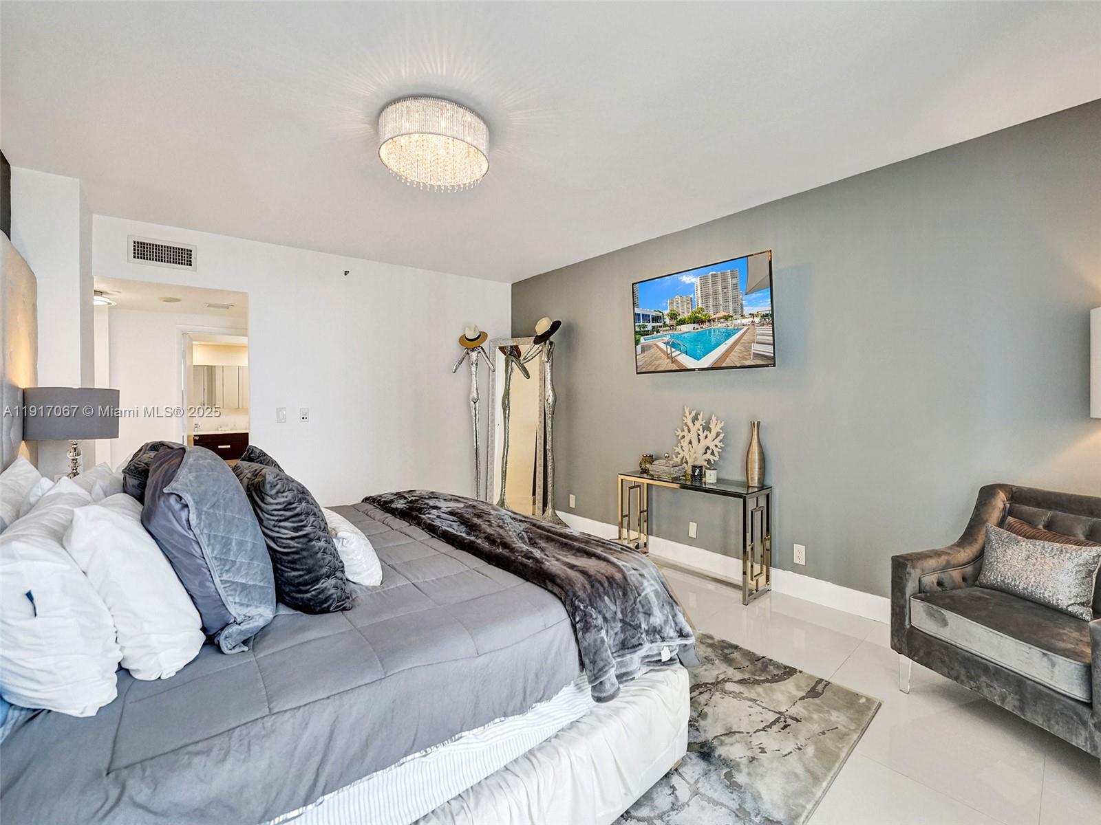 HAMPTONS WEST CONDO - Residential Lease