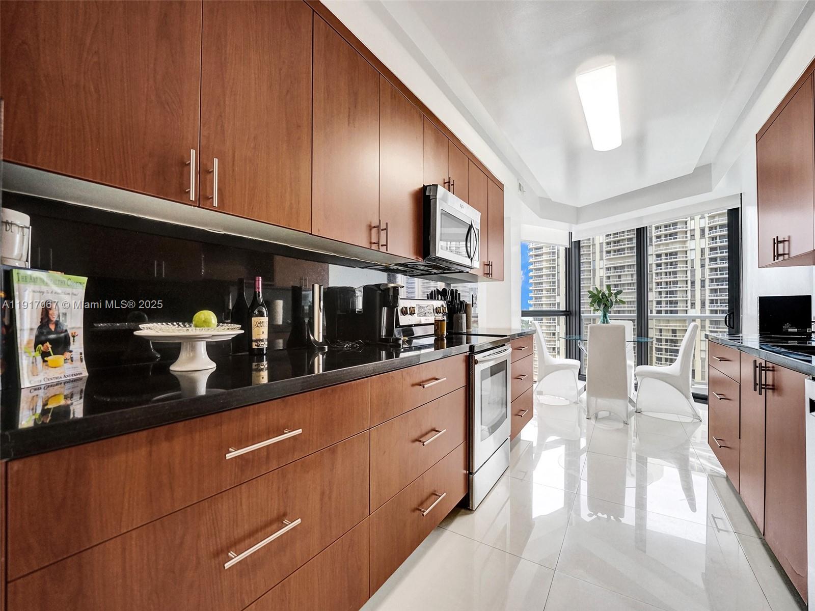 HAMPTONS WEST CONDO - Residential Lease