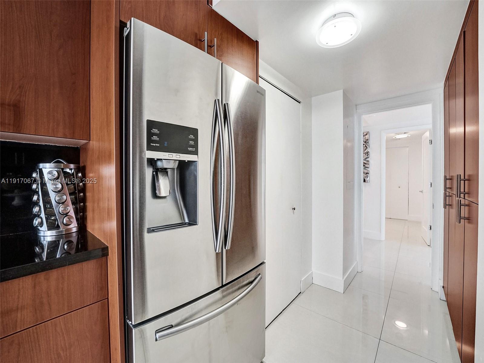 HAMPTONS WEST CONDO - Residential Lease