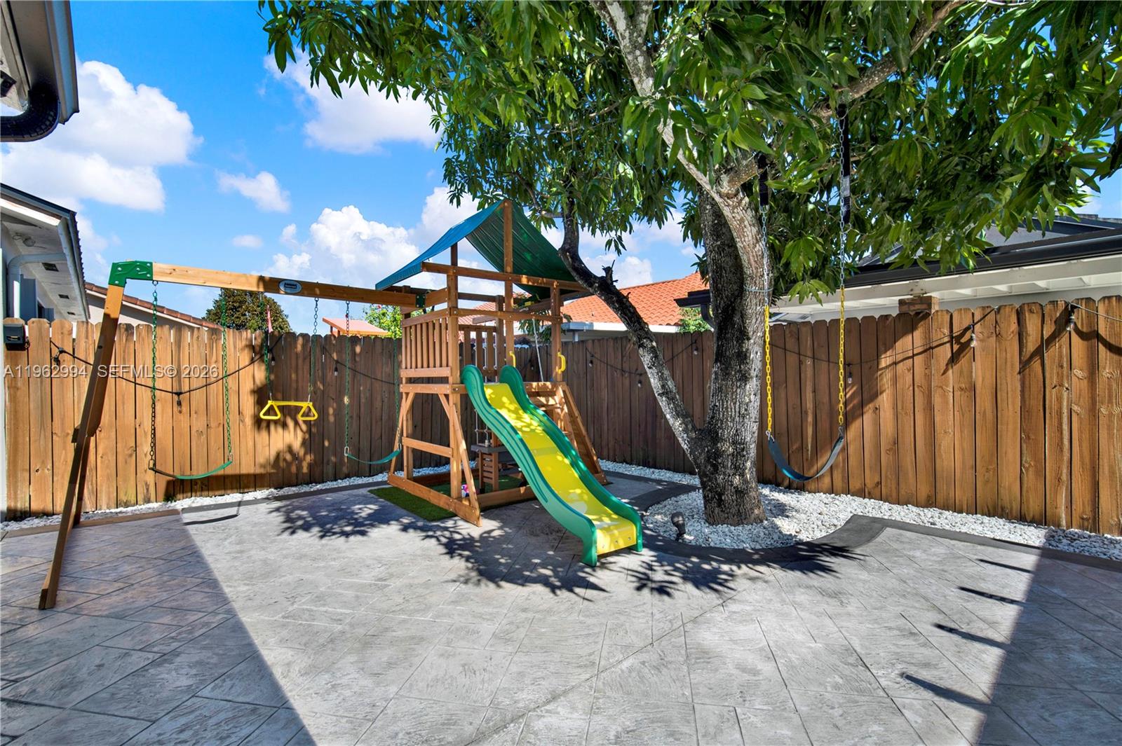 BIRD LAKES SOUTH SEC 3 - Residential