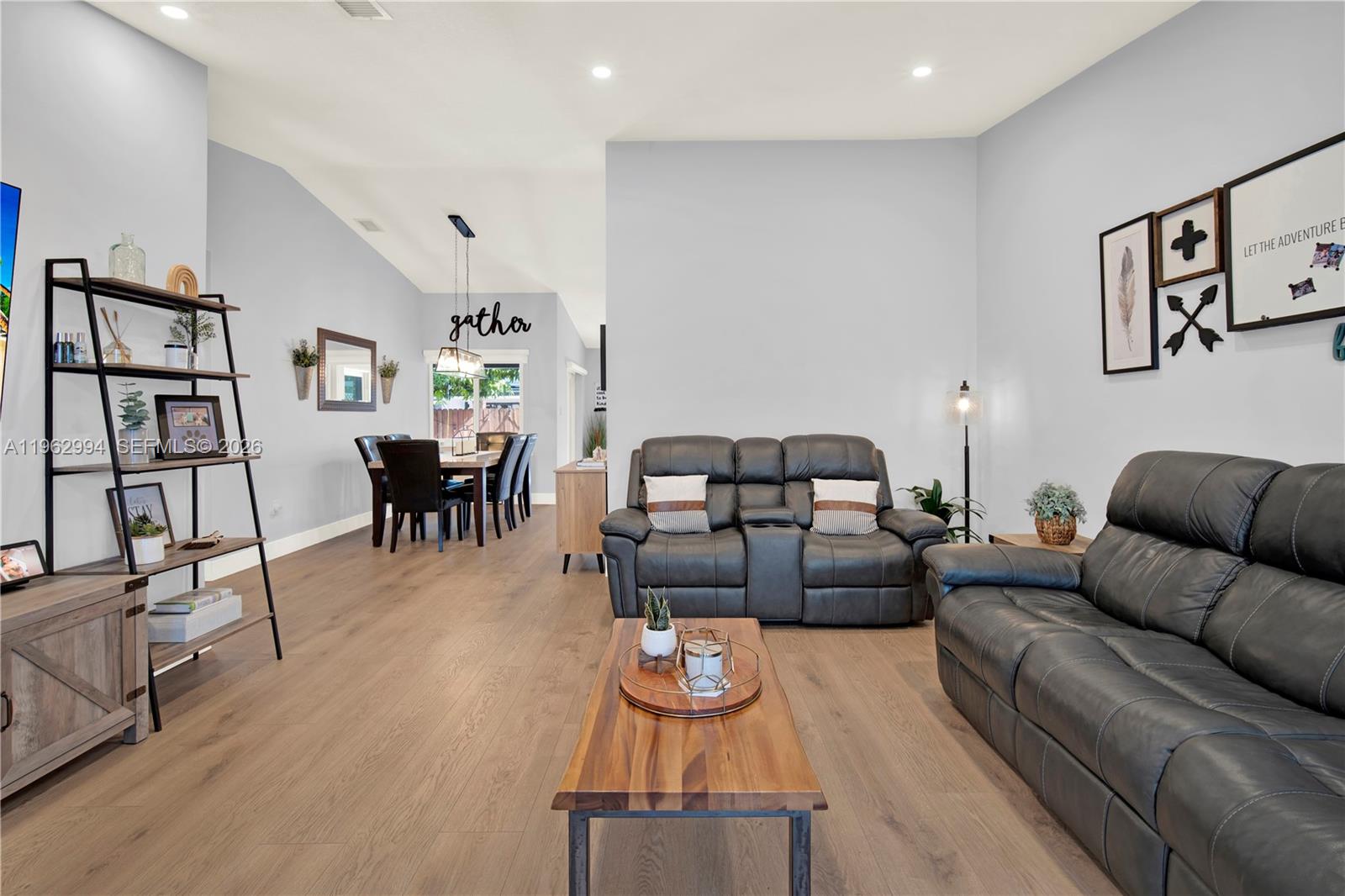 BIRD LAKES SOUTH SEC 3 - Residential