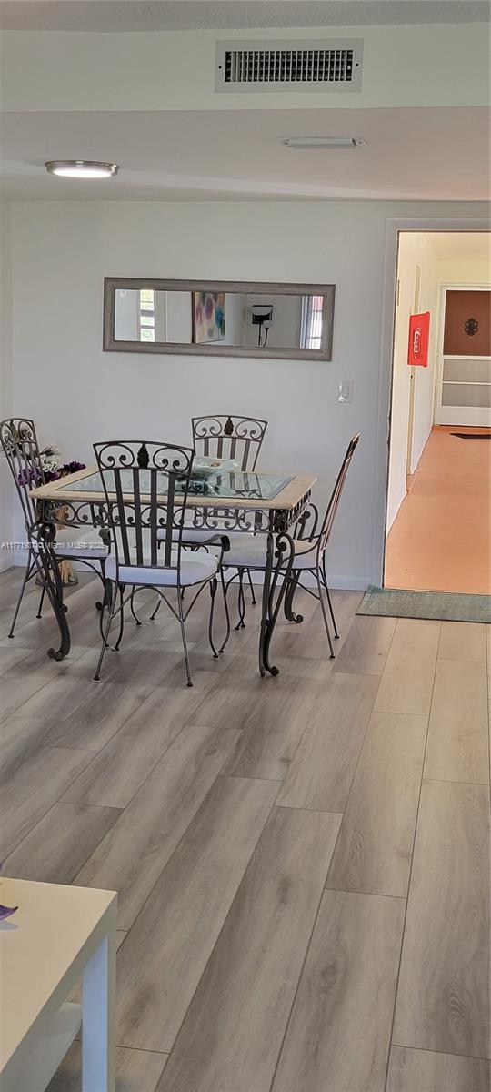 GOLDEN LAKES VILLAGE COND - Residential Lease