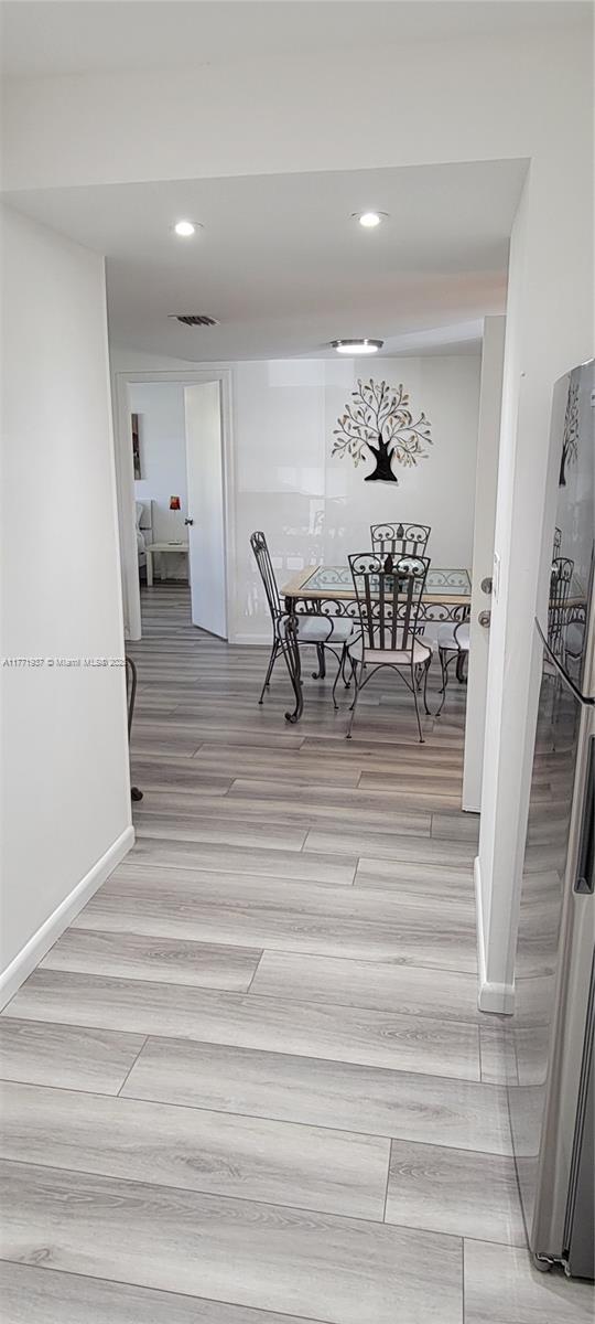 GOLDEN LAKES VILLAGE COND - Residential Lease