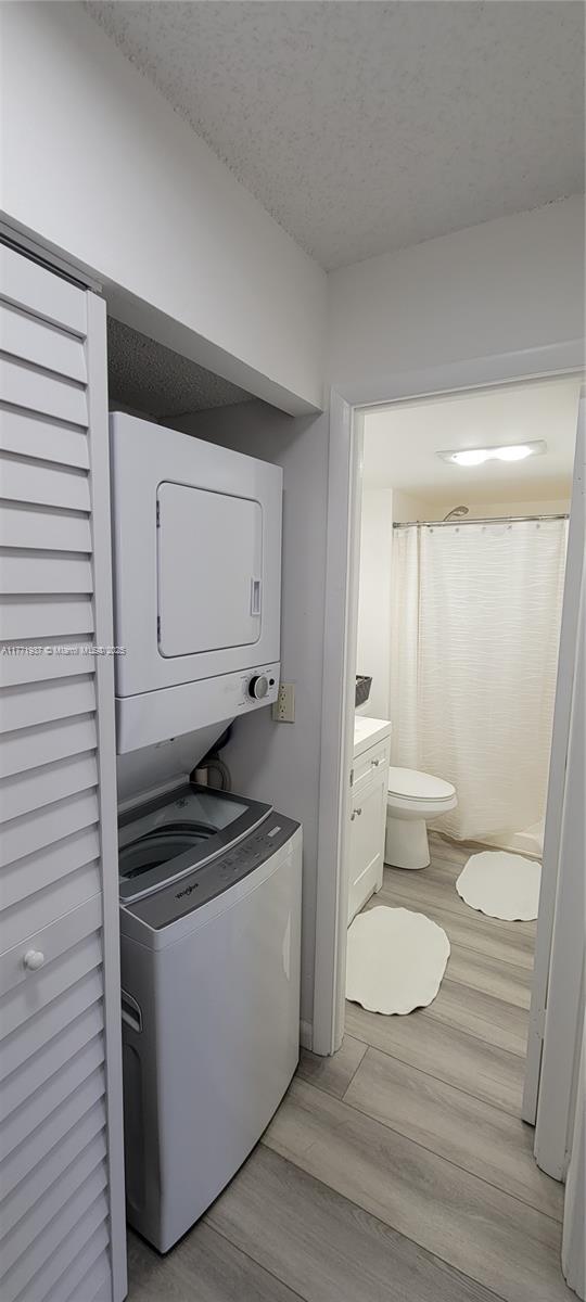 GOLDEN LAKES VILLAGE COND - Residential Lease