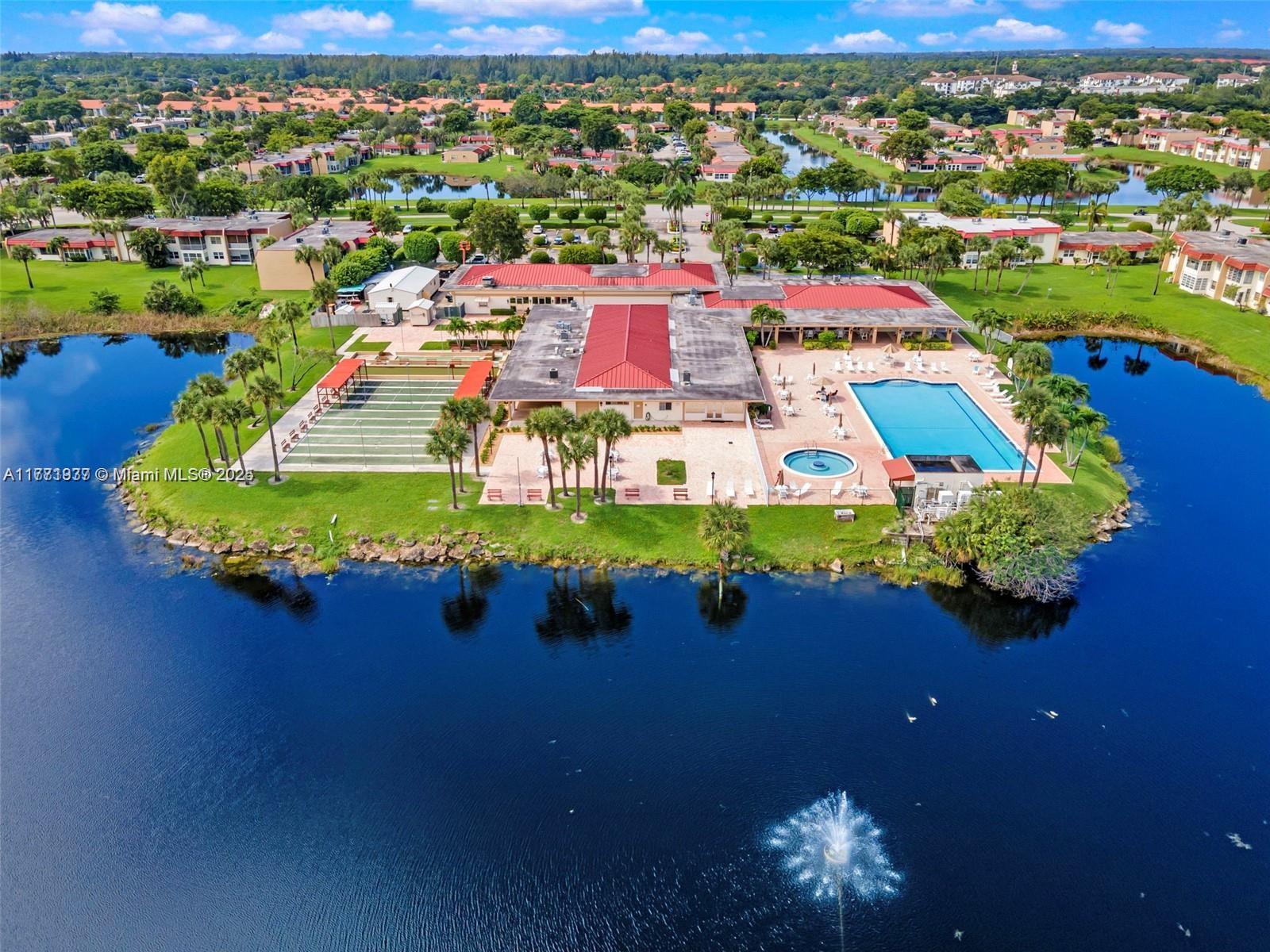 GOLDEN LAKES VILLAGE COND - Residential Lease