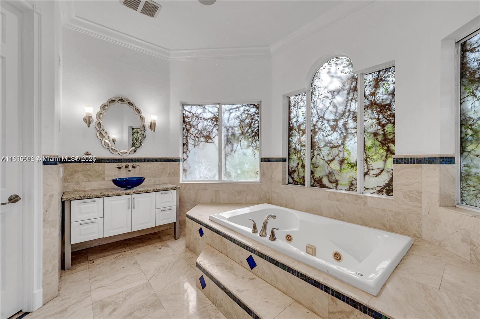 Pinecrest Oaks - Residential