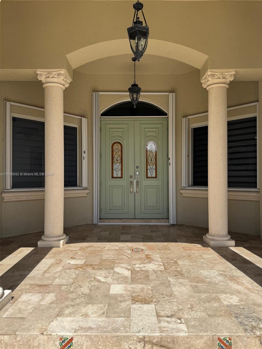 Pinecrest Oaks - Residential