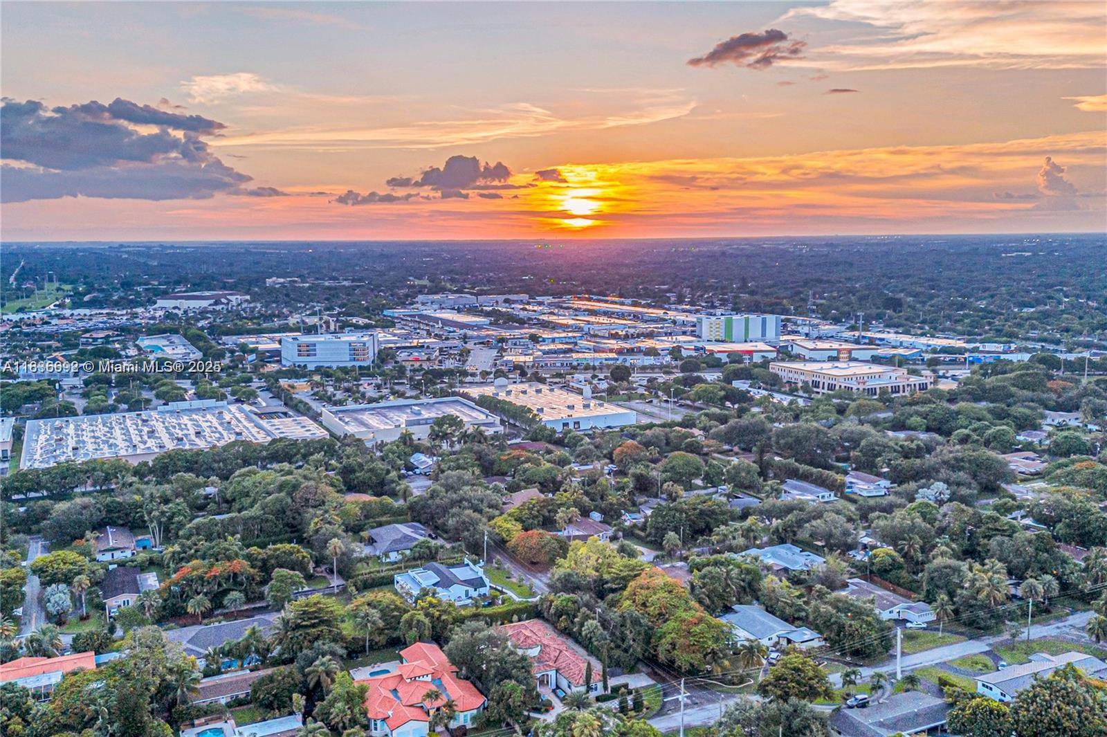 Pinecrest Oaks - Residential