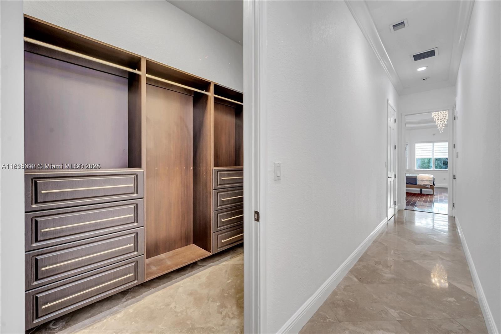 Pinecrest Oaks - Residential