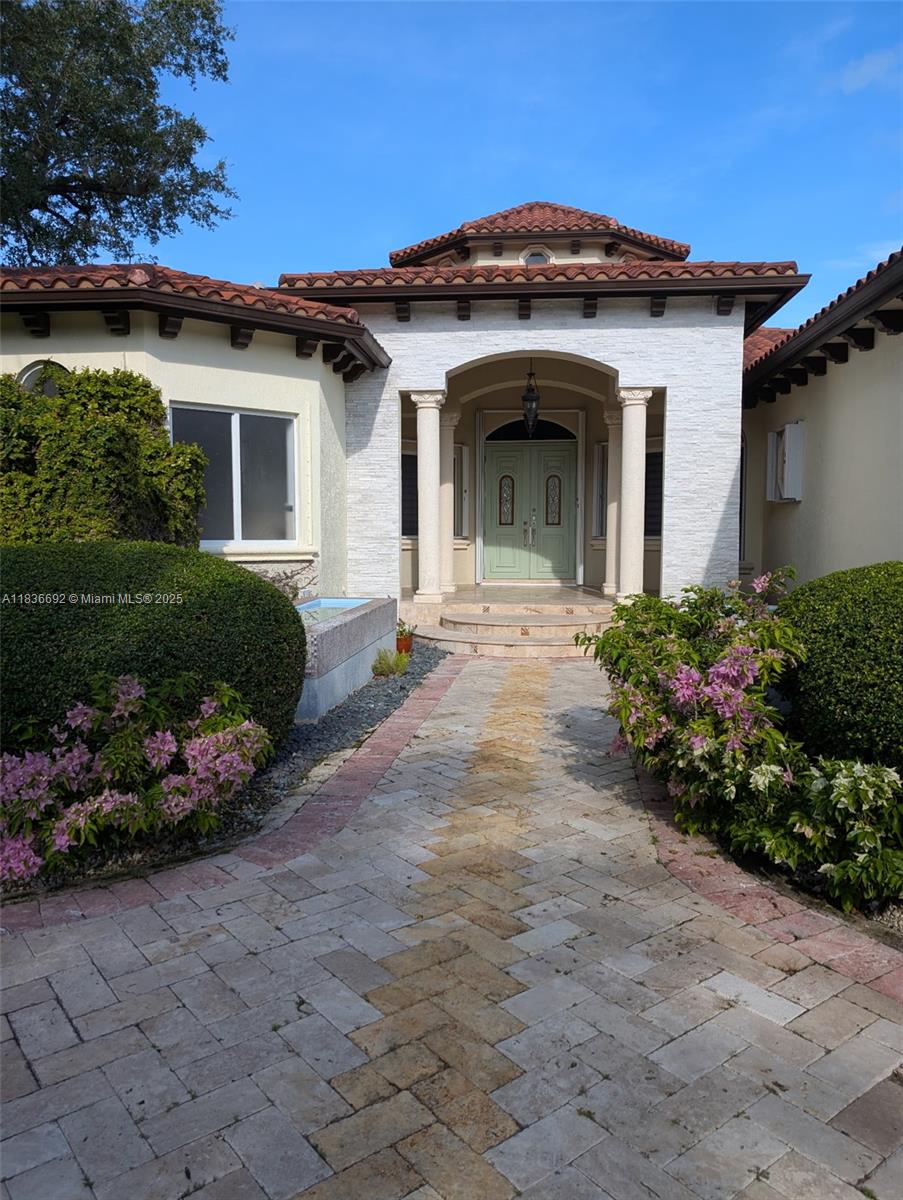 Pinecrest Oaks - Residential