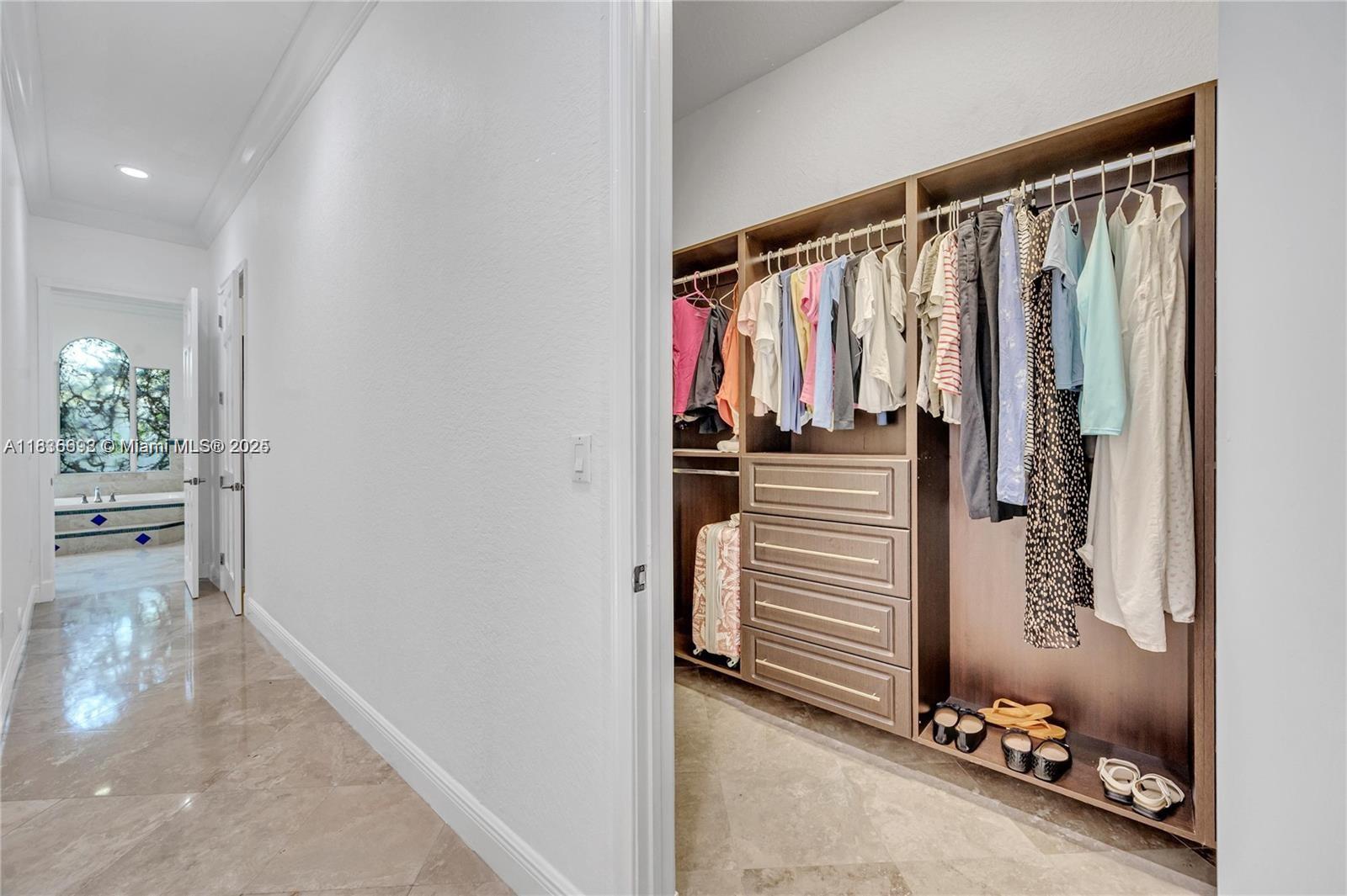 Pinecrest Oaks - Residential