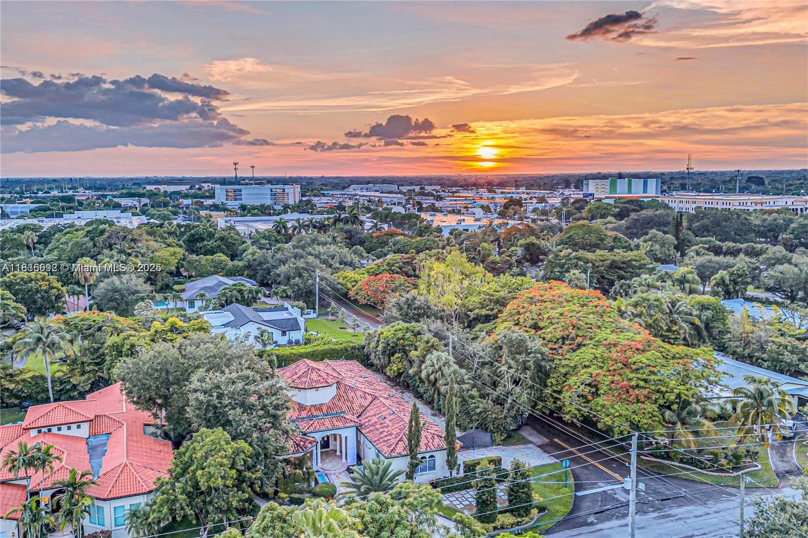 Pinecrest Oaks - Residential