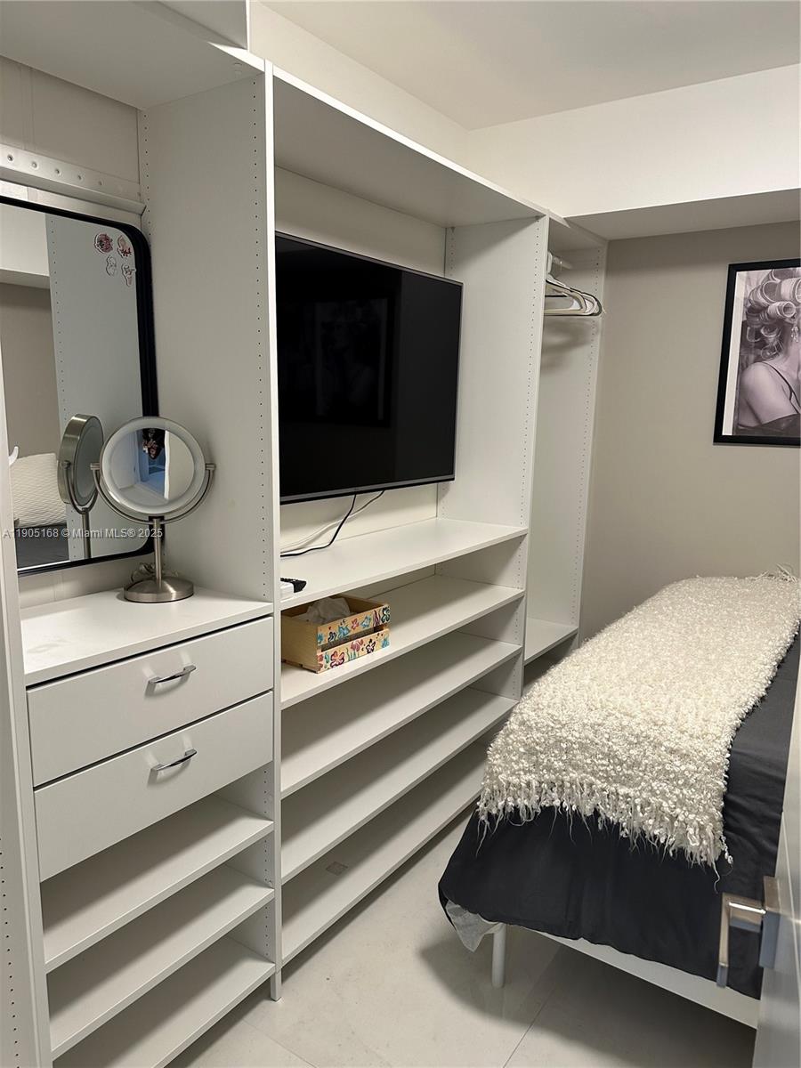 OCEANIA III CONDO - Residential Lease