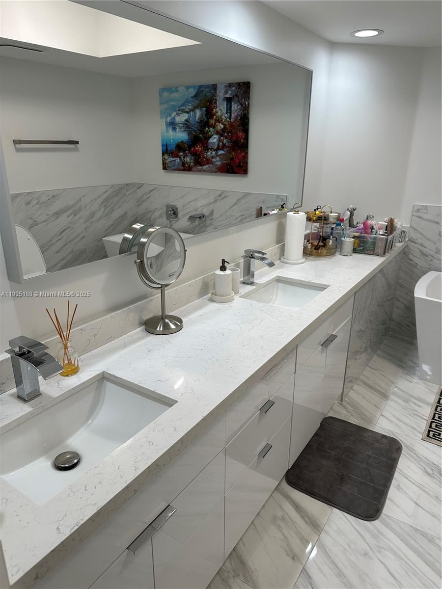 OCEANIA III CONDO - Residential Lease