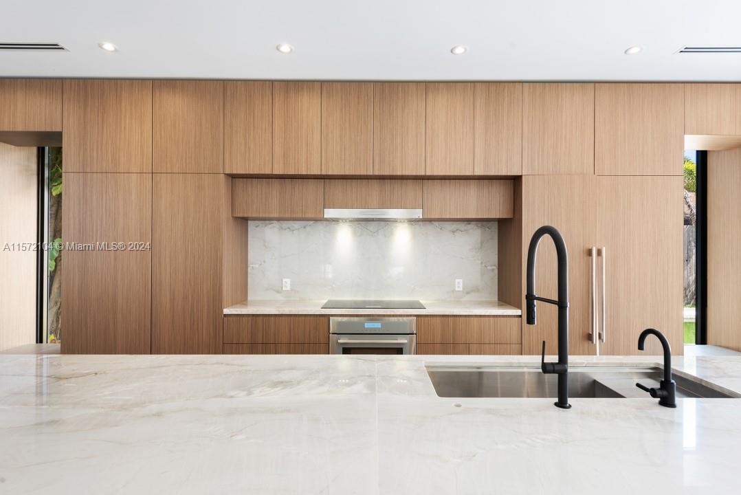 KOHINOOR I CONDO - Residential