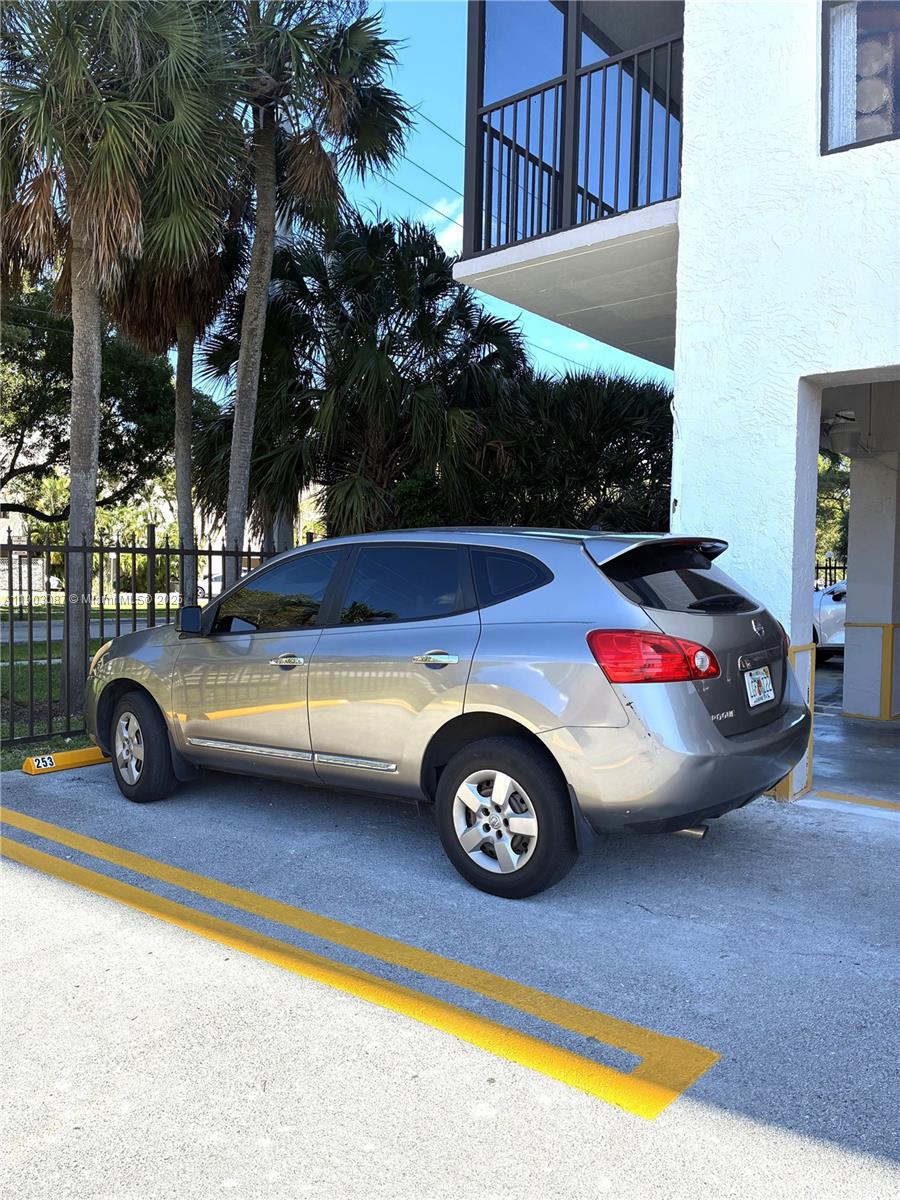 DORSET HOUSE CONDO - Residential