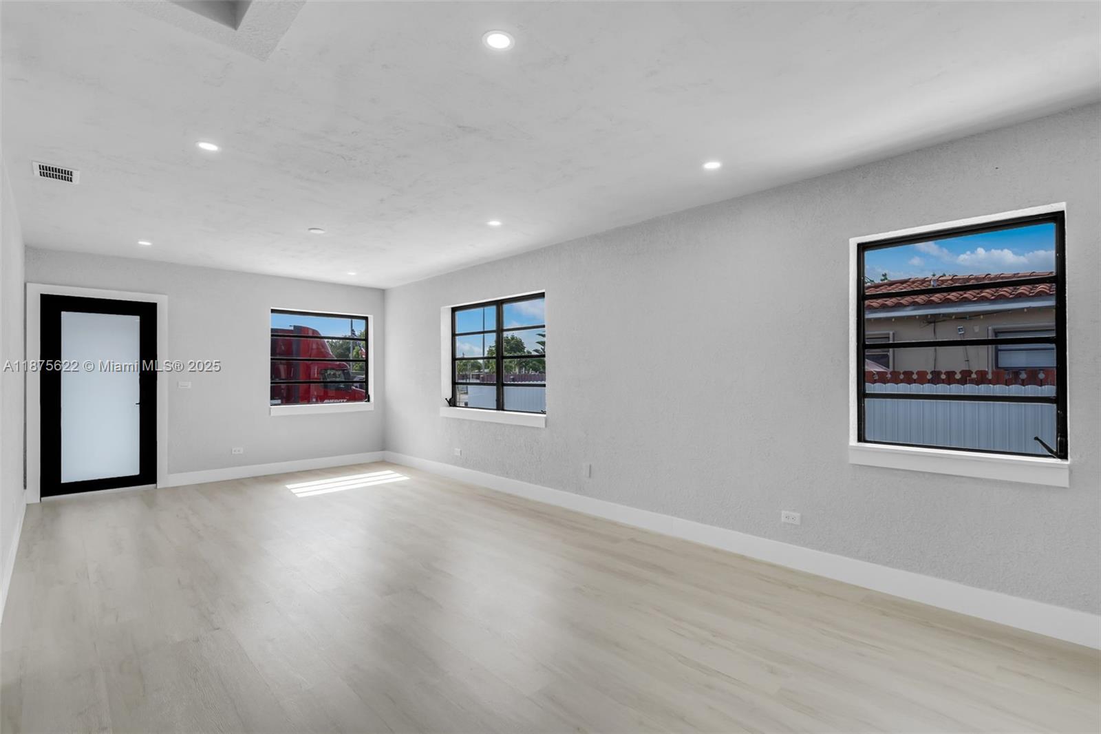 INGLESIDE PARK - Residential