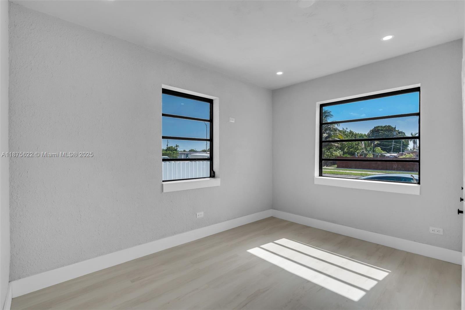 INGLESIDE PARK - Residential