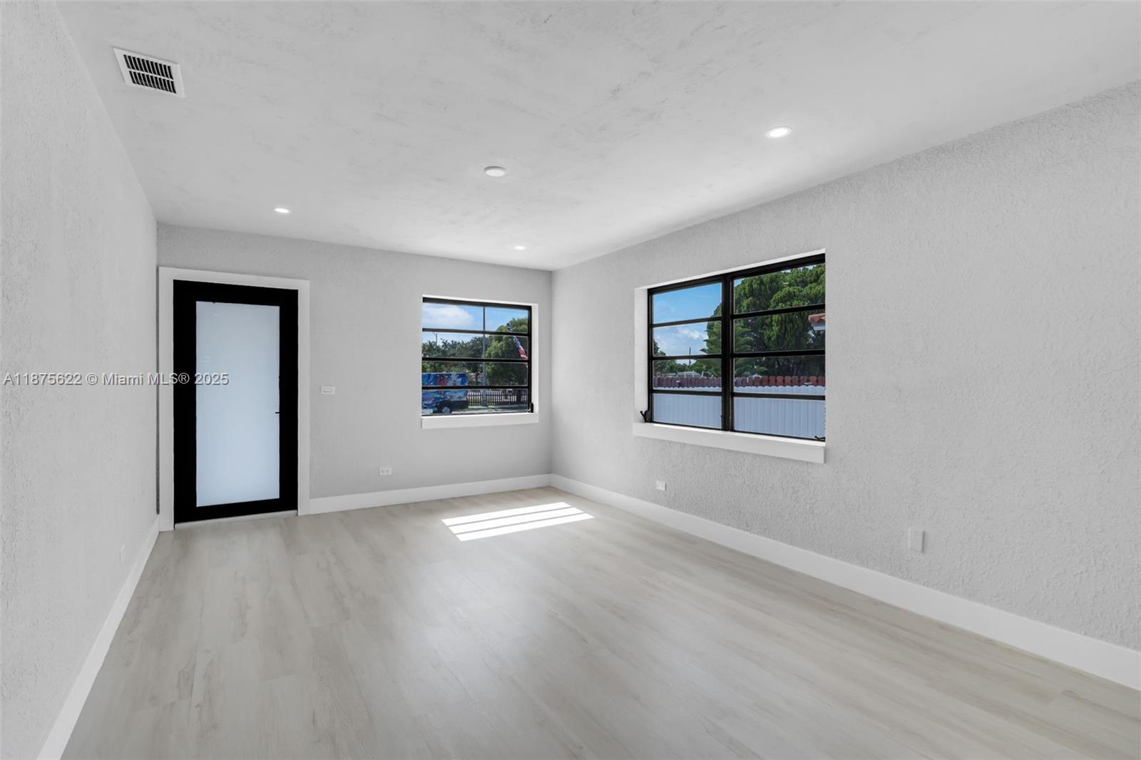 INGLESIDE PARK - Residential