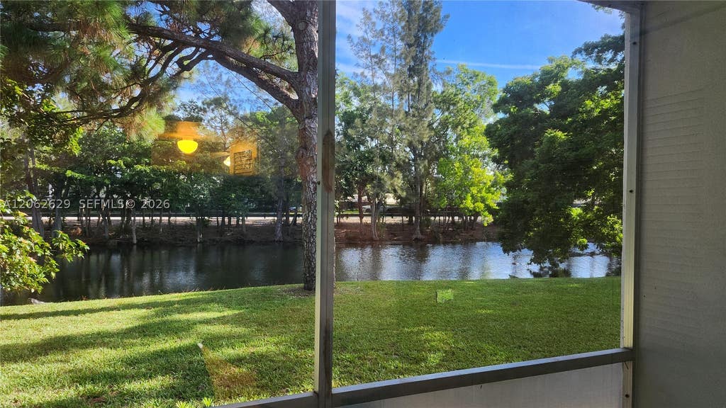 Photo of 376 Durham L, Deerfield Beach, FL 33442 (MLS # A12062629)