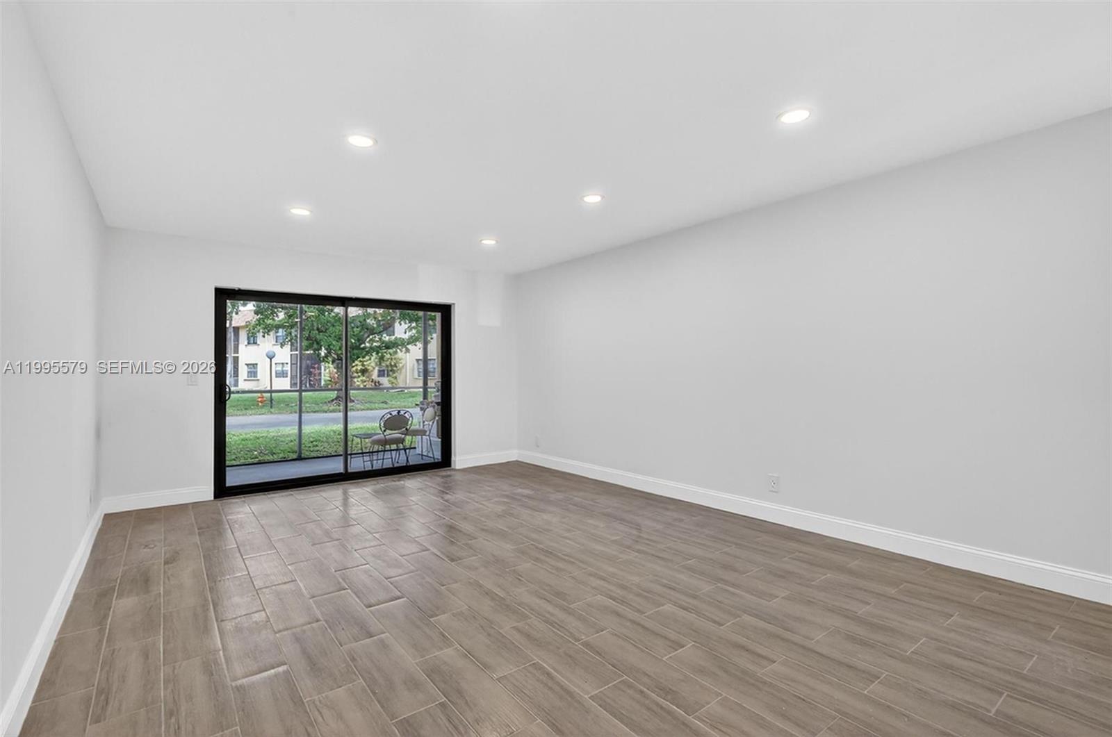 VILLAS AT CARRIAGE HILLS - Residential