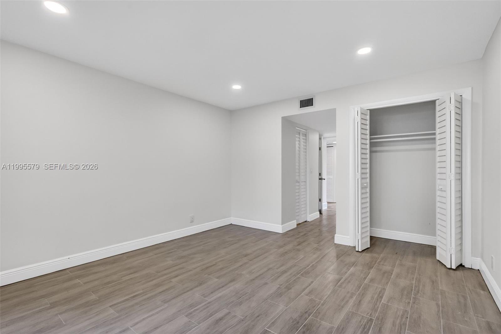 VILLAS AT CARRIAGE HILLS - Residential